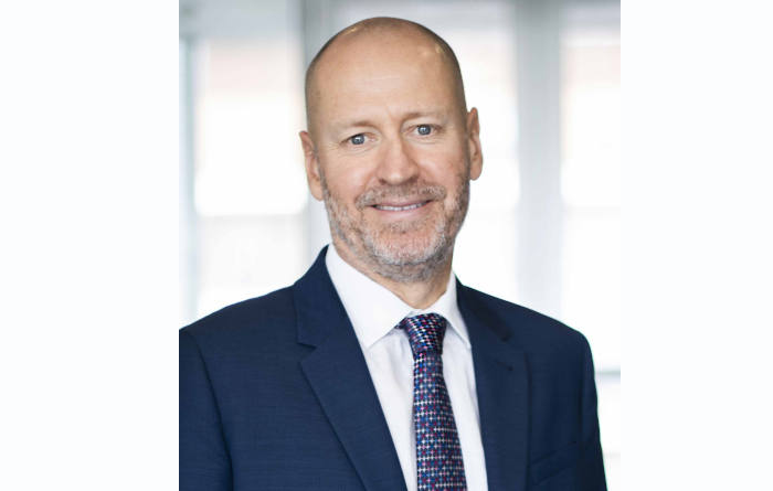 Dr Doug Hilton